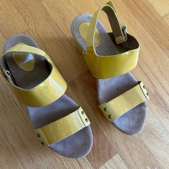 NWOT CLARKS Caslynn Dez Sandals - Picture 3 of 5